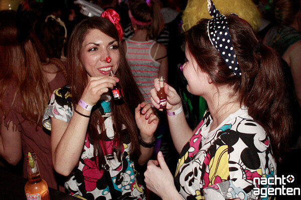 Ob nackt oder aufwendig kostümiert - alle haben eine riesen Gaudi auf dem Isarpreißnfasching beim Olylüstchen. Mehr Bilder unter: www.nachtagenten.de