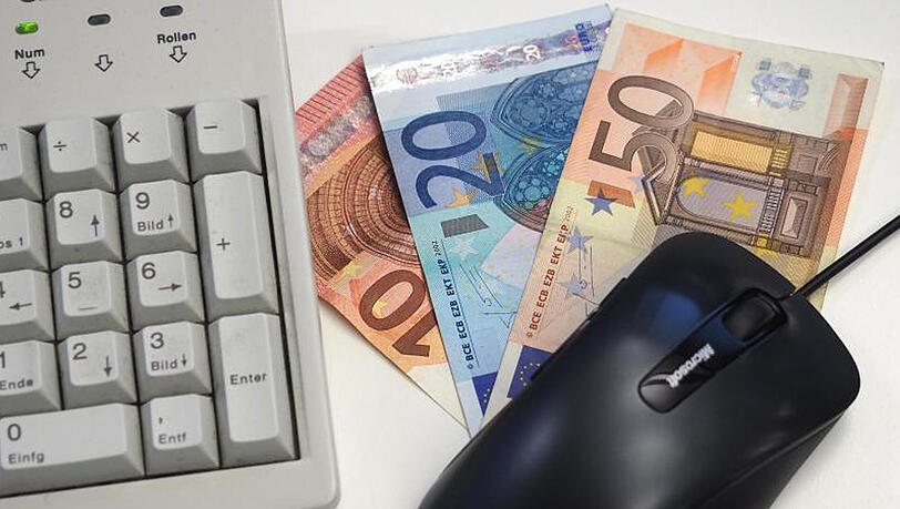 Finanzportale vermitteln Anlagen bei Banken im EU-Ausland und ziehen mit Zinsen deutsche Sparer an. Finanzportale vermitteln Anlagen bei Banken im EU-Ausland und ziehen mit Zinsen deutsche Sparer an.