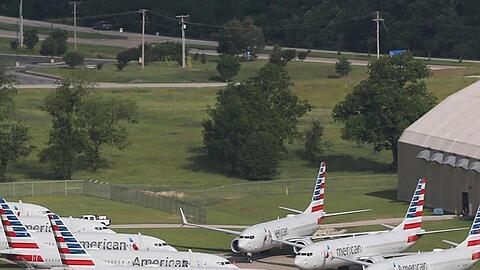 Flugzeuge der Fluggesellschaft American Airlines vom Typ Boeing 737 Max stehen am Internationalen Flughafen Tulsa.