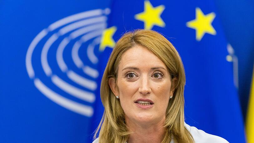 EU-Parlamentspräsidentin: Kampfjets ernsthaft erwägen