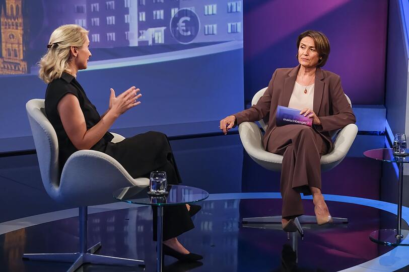 Linken-Chefin Ines Schwerdtner (links) wünscht sich nach den Abgeordnetenhauswahlen in Berlin eine Koalition mit Grünen und SPD. Linken-Chefin Ines Schwerdtner (links) wünscht sich nach den Abgeordnetenhauswahlen in Berlin eine Koalition mit Grünen und SPD.