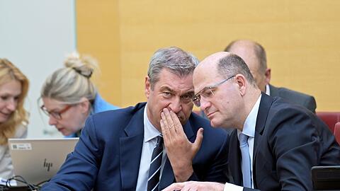CSU-Chef S&ouml;der (links) und Finanzminister F&uuml;racker wollen &uuml;ber den Bundesrat die Vereine in Deutschland steuerlich entlasten. (Archivbild)
