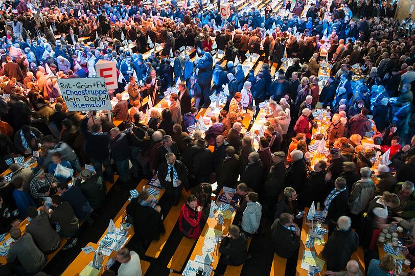 Politischer Aschermittwoch der CSU in Passau - die Bilder aus der Dreiländerhalle