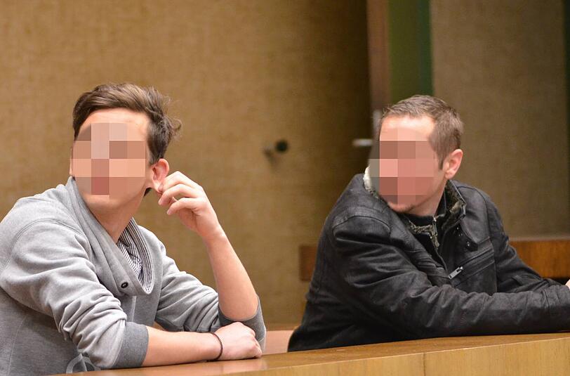 Die beiden Angeklagten Mario B. (22) und Rainer K. (38)vor Gericht.