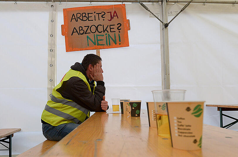 Der Arbeitskampf beim Onlineriesen Amazon geht weiter. Die Gewerkschaft Verdi möchte noch mehr Mitarbeiter mobilisieren. Wie es weitergeht, soll kurzfristig entschieden werden.