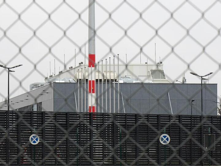 Der schon vorhandene Regierungsterminal am Hauptstadtflughafen BER ist dem Bund nicht repräsentativ genug.