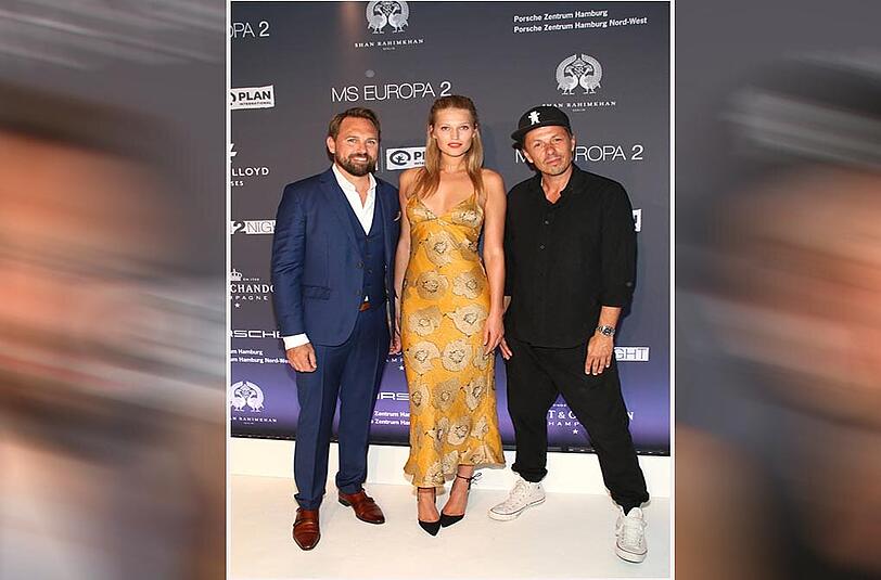 Verstehen sich prächtig: Steven Gätjen, Toni Garrn und Michi Beck.