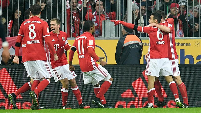 Der letzte Bayern-Eindruck: Kurz vor Weihnachten bejubeln die Spieler den deutlichen 3:0-Sieg gegen RB Leipzig. Der letzte Bayern-Eindruck: Kurz vor Weihnachten bejubeln die Spieler den deutlichen 3:0-Sieg gegen RB Leipzig.