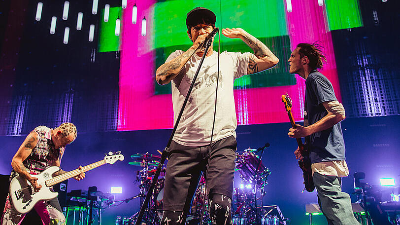 Die Red Hot Chili Peppers um Sänger Anthony Kiedis bei einem Auftritt in Michigan.