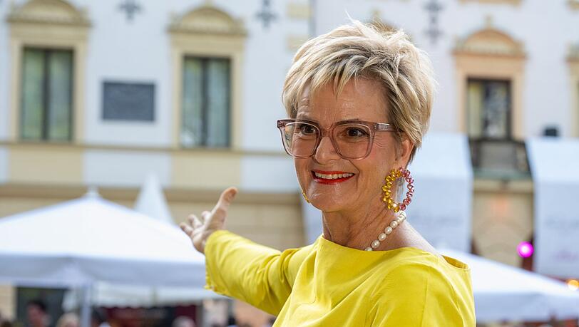 Gegen Gloria Fürstin von Thurn und Taxis gibt es in Regensburg weiter heftige Proteste.