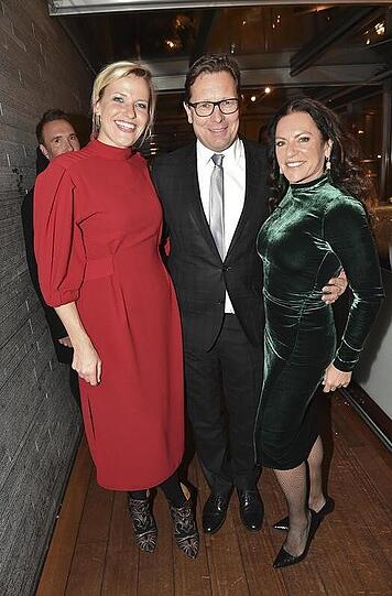 Meike Nevermann und Robert Pölzer mit Christine Neubauer