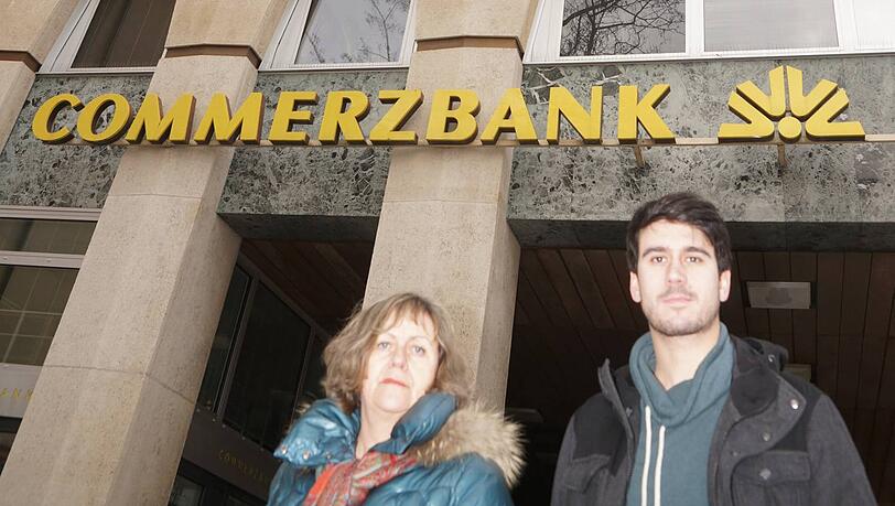 Evelyn Schamberger hat kein Konto mehr bei der Commerzbank – wegen ihres Sohnes Kerem? Evelyn Schamberger hat kein Konto mehr bei der Commerzbank – wegen ihres Sohnes Kerem?