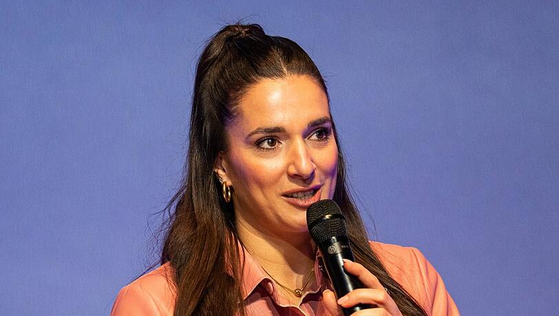 Sally Özcan hat eine finanzielle Krise überwunden. Sally Özcan hat eine finanzielle Krise überwunden.