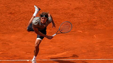 Musste sich dem Spanier Carlos Alcaraz in Madrid mit 1:6, 2:6 geschlagen geben: Alexander Zverev.