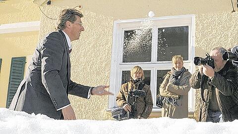 Lockere Spiele im Schnee vor Fotografen, so gab sich der Fraktionschef vor kurzem noch in Kreuth. Von da an ging&rsquo;s bergab.