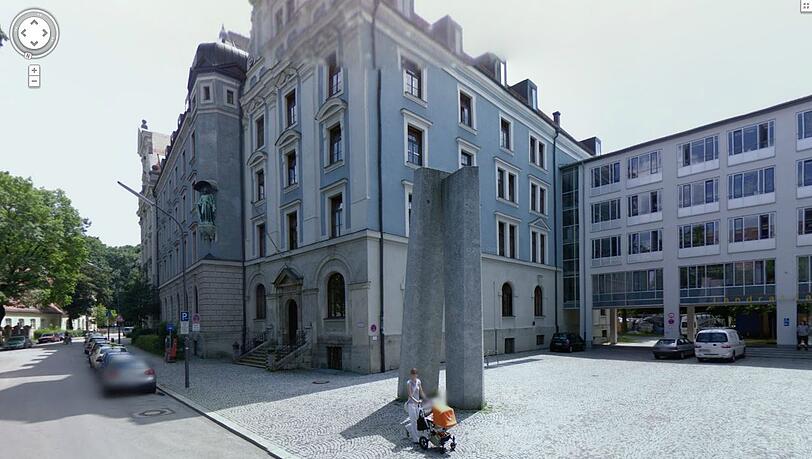 Am Mariahilfplatz 17 ist das Sozialbürgerbüro im Landratsamt.