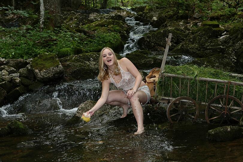 Am bayerischen Spitzingsee präsentierten sich die Models für den Bauernkalender sexy wie eh und je - hier sehen Sie die besten Bilder des Shootings.