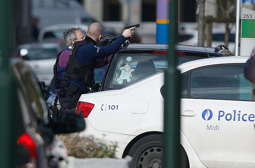 In Brüssel kam es zu einer Schießerei zwischen Polizisten und Terrorismusverdächtigen.