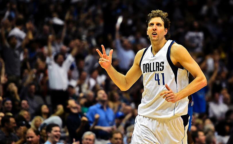 Dirk Nowitzki rückt in der ewigen Scorrer-Liste vor.