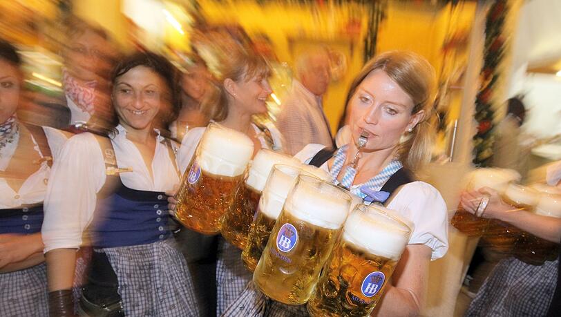 Münchner können nun Tische für die großen Festzelte reservieren. (Archivbild) Münchner können nun Tische für die großen Festzelte reservieren. (Archivbild)