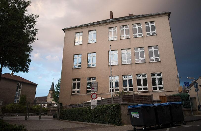 Bei einer Prügelattacke in dieser Gesamtschule in Euskirchen ist ein zwölfjähriger Junge lebensgefährlich verletzt worden. Foto: Marius Becker