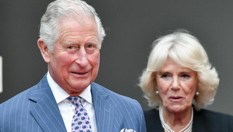 Der britische Prinz Charles und seine Frau, Herzogin Camilla, feiern Kristallhochzeit. Der britische Prinz Charles und seine Frau, Herzogin Camilla, feiern Kristallhochzeit.