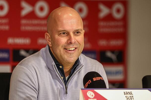 Ein möglicher Kandidat auf die Nachfolge von Thomas Tuchel: Arne Slot, aktuell Trainer bei Feyenoord Rotterdam. Ein möglicher Kandidat auf die Nachfolge von Thomas Tuchel: Arne Slot, aktuell Trainer bei Feyenoord Rotterdam.