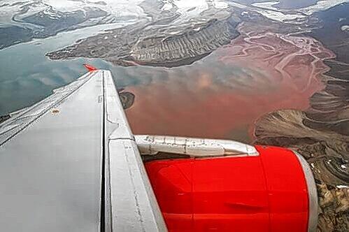 Ein imposanter Anblick: Die Maschine beim Flug über Spitzbergen.