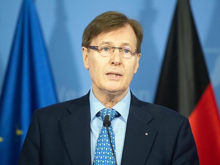 Der NRW-Justizminister Peter Biesenbach (CDU) setzt sich in einer Bundesrats-Initiative für höhere Strafen bei Eingriffen in den Straßenverkehr mit tödlichem Ausgang ein.