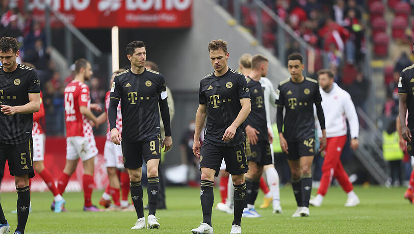 Bedient: Die Bayern nach der Pleite in Mainz. Bedient: Die Bayern nach der Pleite in Mainz.