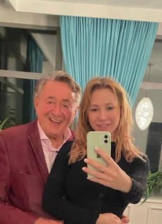 Ein Selfie bei einem der ersten Treffen: Bereits seit März 2021 kennt Mörtel Lugner Täubchen Elisabeth, doch dann "kam Bienchen dazwischen".