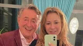 Ein Selfie bei einem der ersten Treffen: Bereits seit März 2021 kennt Mörtel Lugner Täubchen Elisabeth, doch dann "kam Bienchen dazwischen".