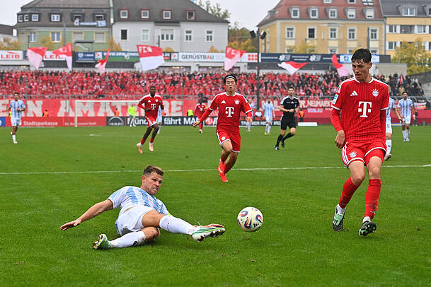 Vergab zahlreiche Chancen gegen den FC Bayern II: Florian Niederlechner. Vergab zahlreiche Chancen gegen den FC Bayern II: Florian Niederlechner.