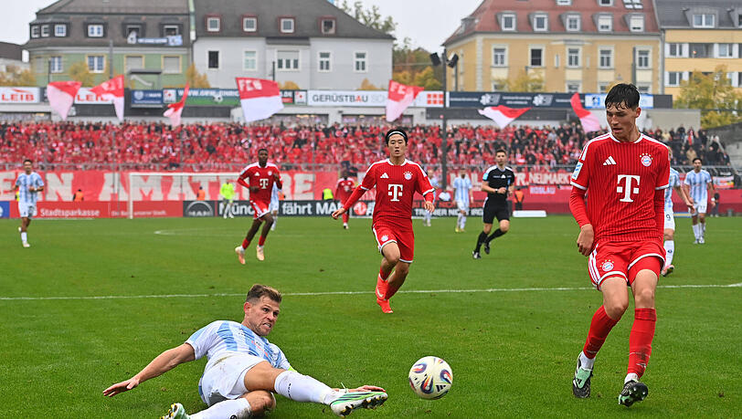 Vergab zahlreiche Chancen gegen den FC Bayern II: Florian Niederlechner. Vergab zahlreiche Chancen gegen den FC Bayern II: Florian Niederlechner.
