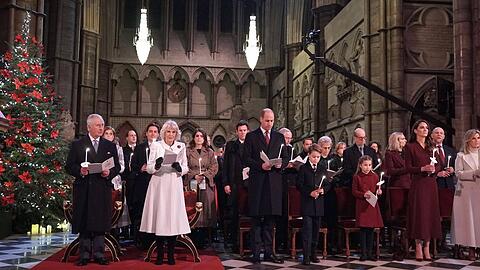 König Charles und Queen Consort Camilla mit Prinz William und seiner Familie.