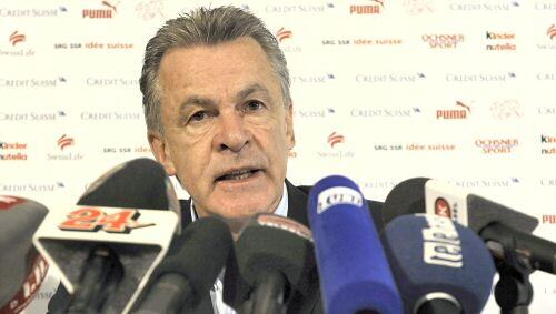 Ottmar Hitzfeld ist nach dem mäßigen Start in die WM-Quali schon in Erklärungsnot. Ottmar Hitzfeld ist nach dem mäßigen Start in die WM-Quali schon in Erklärungsnot.