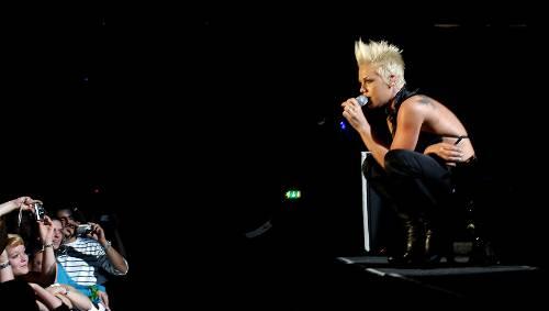 Einladung ins &bdquo;Funhouse&ldquo;, die Schaubude des Rock: US-Star Pink kommt mit neuem Album im März wieder in die (volle) Arena.