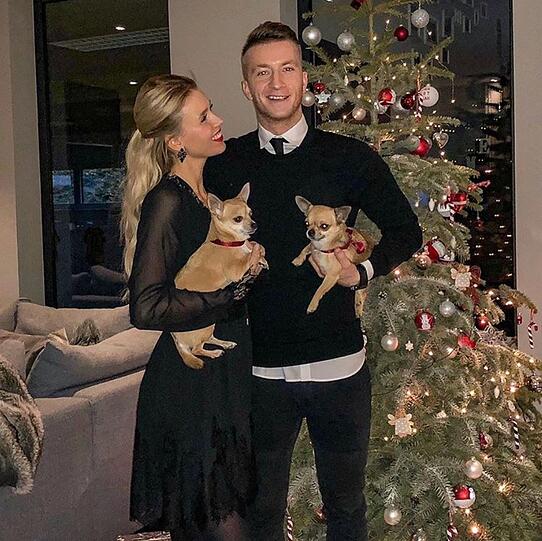 Nur selten geben Scarlett Gartmann und Marco Reus Einblicke in ihr Privatleben - wie hier an Weihnachten