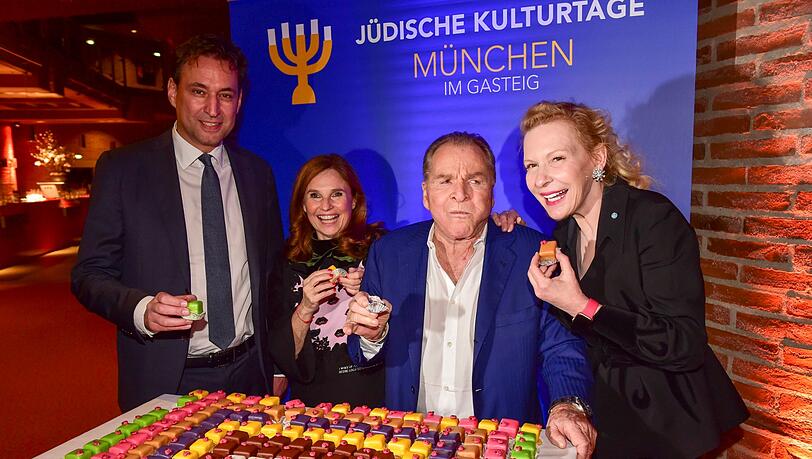 Georg Eisenreich (Bayerischer Staatsminister Justiz), Judith Epstein, Fritz Wepper, Sunnyi Melles bei der festlichen Eröffnung der 33. Jüdischen Kulturtage im Carl-Orff-Saal des Gasteigs München. Georg Eisenreich (Bayerischer Staatsminister Justiz), Judith Epstein, Fritz Wepper, Sunnyi Melles bei der festlichen Eröffnung der 33. Jüdischen Kulturtage im Carl-Orff-Saal des Gasteigs München.