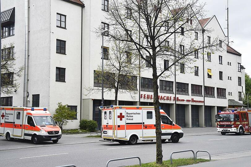 Alarm ausnahmsweise mal bei der Feuerwehr selbst: In der integrierten Leitstelle sind Dämpfe über die Klimaanlage ausgetreten.