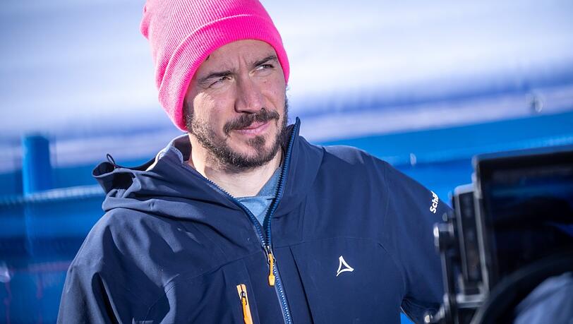 Felix Neureuther ist ehemaliger Profiskisportler. Dass auf der Piste viele Gefahren lauern, weiß er nur zu gut.