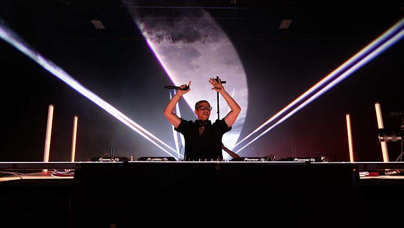 DJ Alle Farben ist zu Gast bei den Bayreuther Festspielen. DJ Alle Farben ist zu Gast bei den Bayreuther Festspielen.