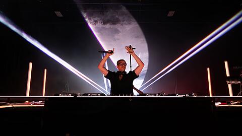 DJ Alle Farben ist zu Gast bei den Bayreuther Festspielen.