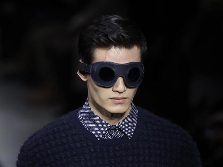 Brillenmode von Armani in Mailand.