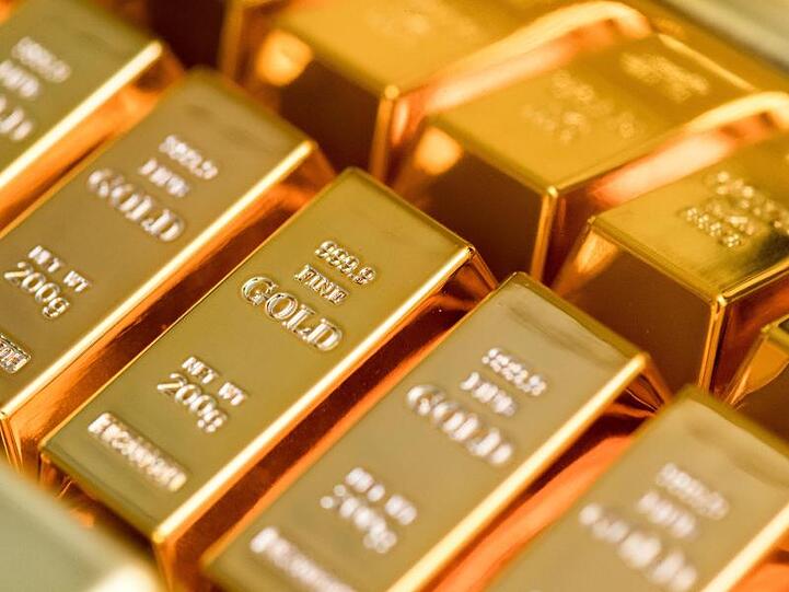 Der Edelmetallhändler Heraeus sieht beim Goldpreis angesichts einer längeren Minizinsphase weiter Luft nach oben.