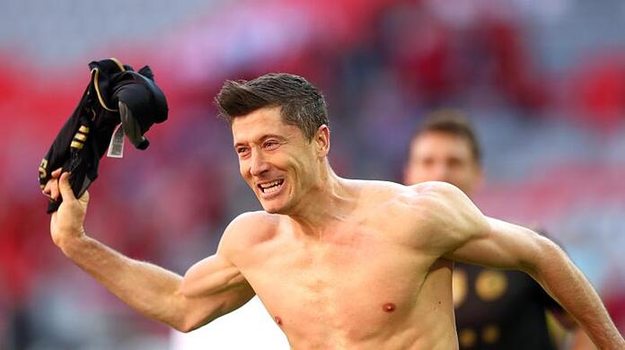 41 Treffer: Bayern-Star Robert Lewandowski ist jetzt alleiniger Rekordtorschütze in der Bundesliga.