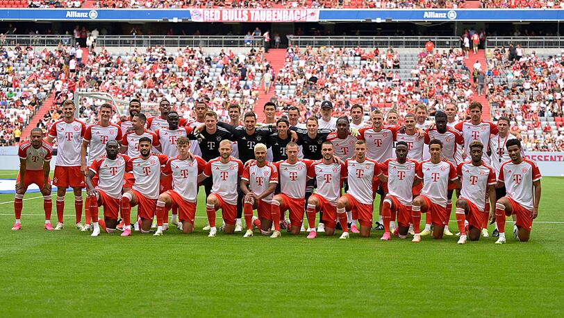 Das vorläufige Mannschaftsfoto: Einige Stars könnten den FC Bayern aber noch verlassen Das vorläufige Mannschaftsfoto: Einige Stars könnten den FC Bayern aber noch verlassen