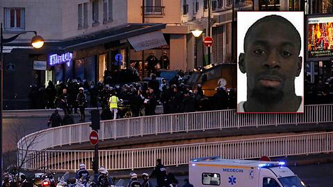 Der Geiselnehmer Amedy Coulibaly hat nach einem Telefonat mit der Polizei den Hörer nicht richtig aufgelegt, so dass die Einsatzkräfte die ganze Zeit lauschen konnten.