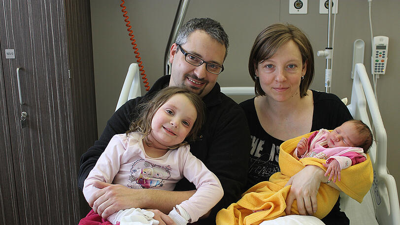 Die glückliche Familie Bauer nach der Blitzeis-Tortur.