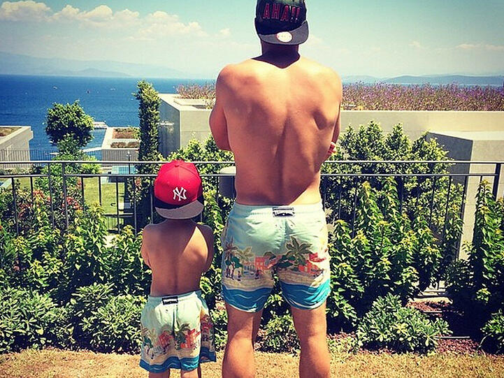 Lukas Podolski und Sohn Louis im Partner-Look